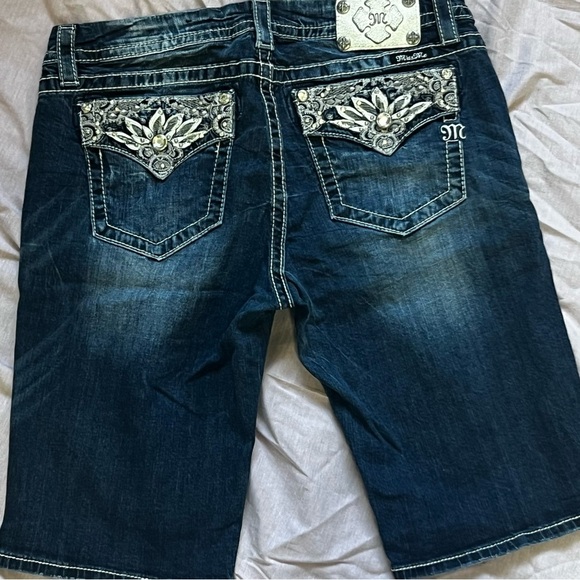 Miss Me: Mid-rise Easy Embroidered Faux Flap Pocket Bermuda Shorts - Picture 2 of 10